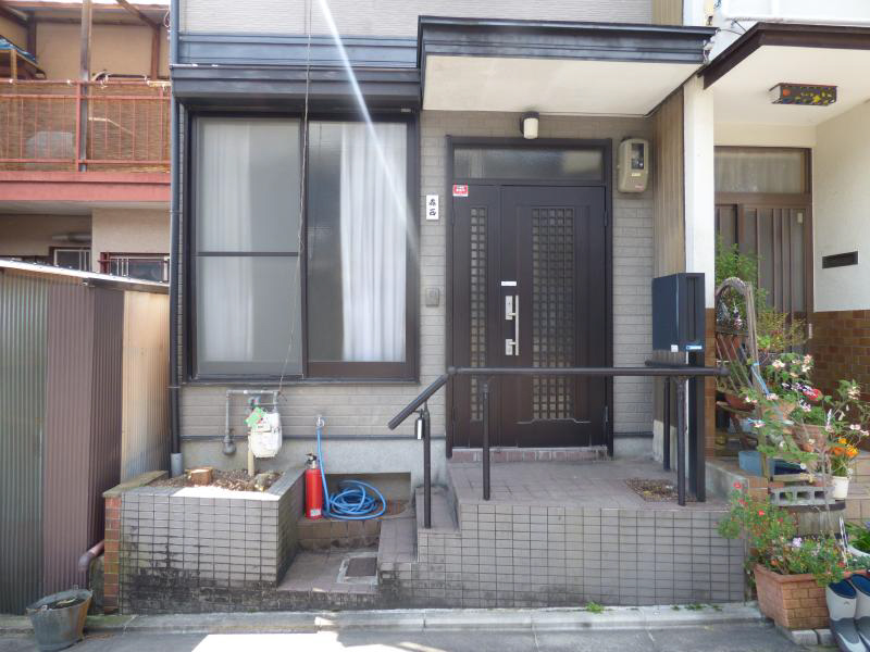 大宮西野山町貸家 エントランス
