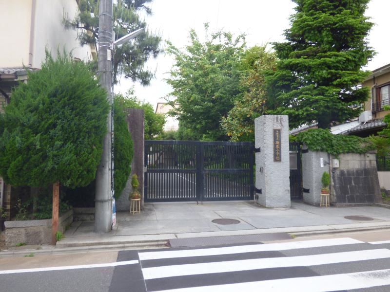 大宮西野山町貸家 小学校