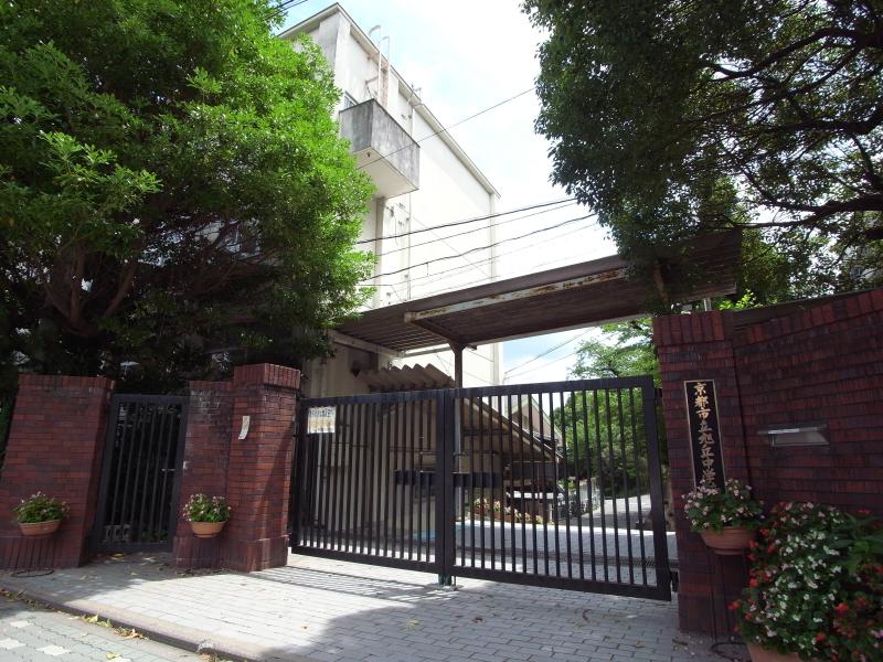 大宮西野山町貸家 中学校