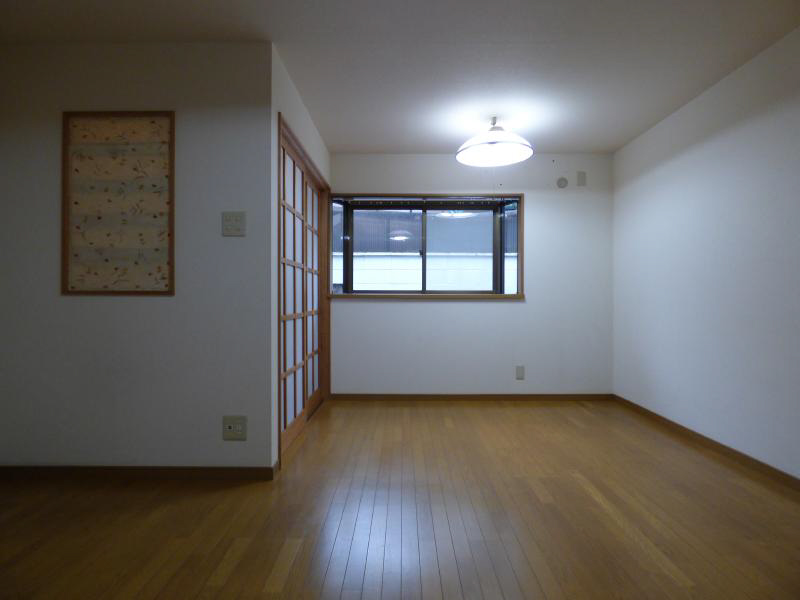 紫野下築山町貸家 リビング