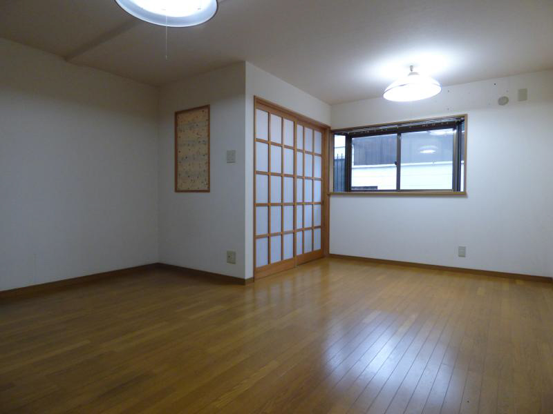 紫野下築山町貸家 リビング