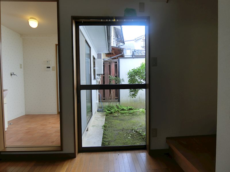紫野下築山町貸家 庭