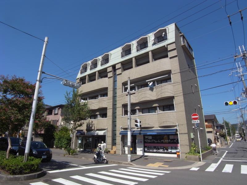 クリヨン 外観