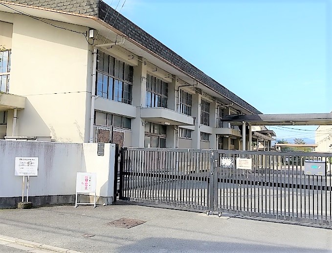 HATA TERRACE 小学校