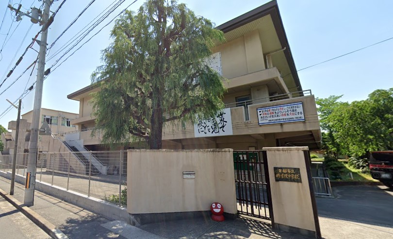 HATA TERRACE 中学校