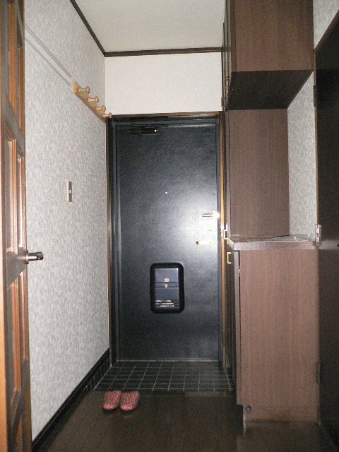 アビタシオン１１１ビル 玄関