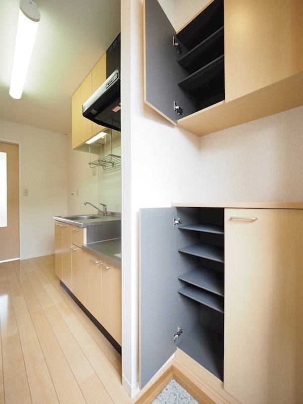 サファイアHOUSE【積水ハウス施工１Ｋシャーメゾン】  玄関