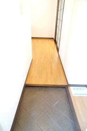 シャンボール内谷 玄関