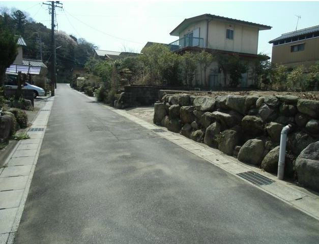 【会員限定】亀山市阿野田町　土地 現地写真（前面道路含む現地写真）