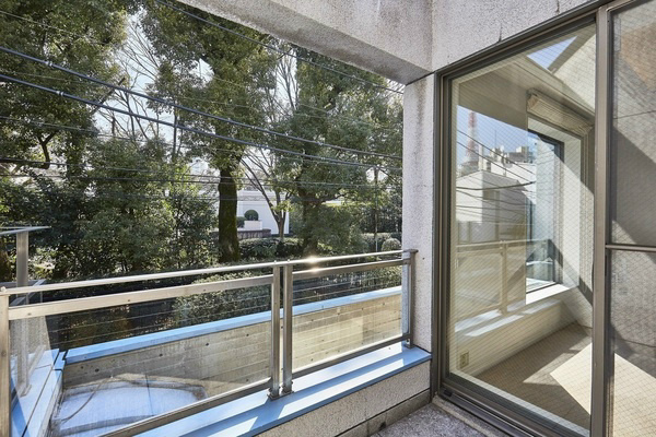 （研修）宿谷麻布戸建て 現地写真（バルコニー）