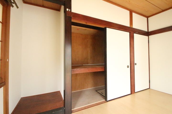佐倉戸建て 内観写真（収納）