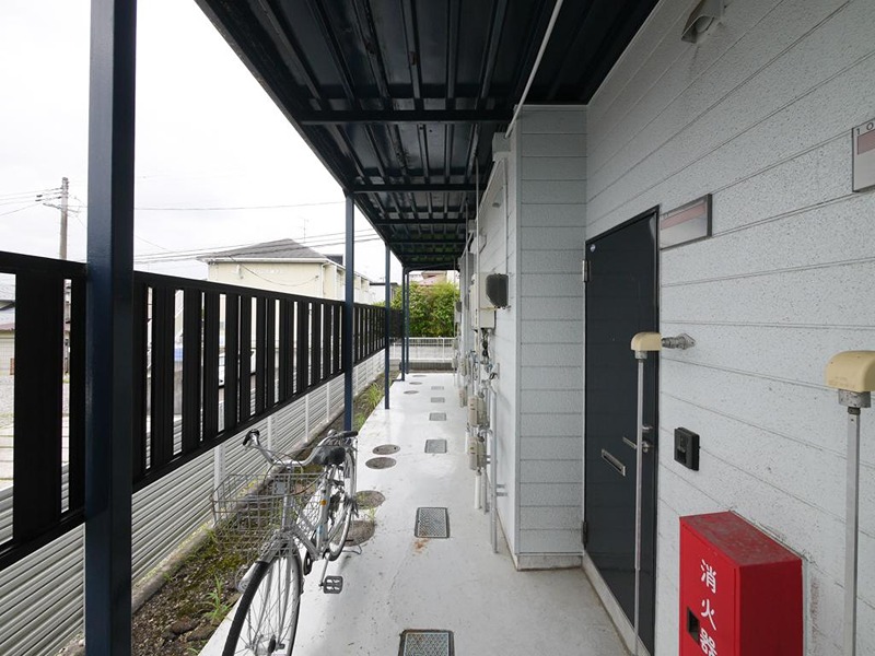 ヴィレッジ旭ケ丘 現地写真（玄関）