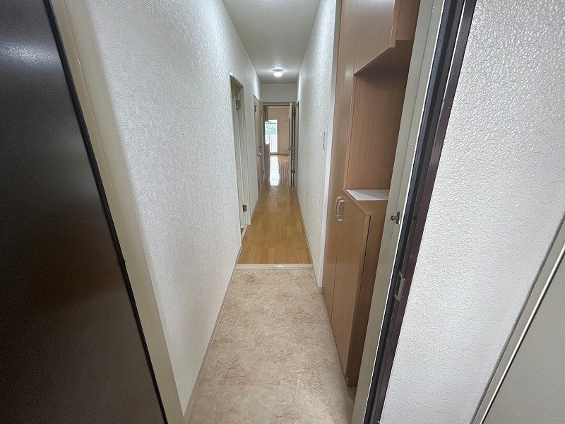 【CASA】 カルム伊丹緑ヶ丘 現地写真（玄関）