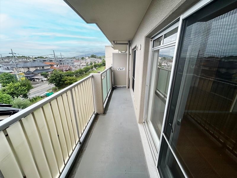 【CASA】 カルム伊丹緑ヶ丘 現地写真（バルコニー）