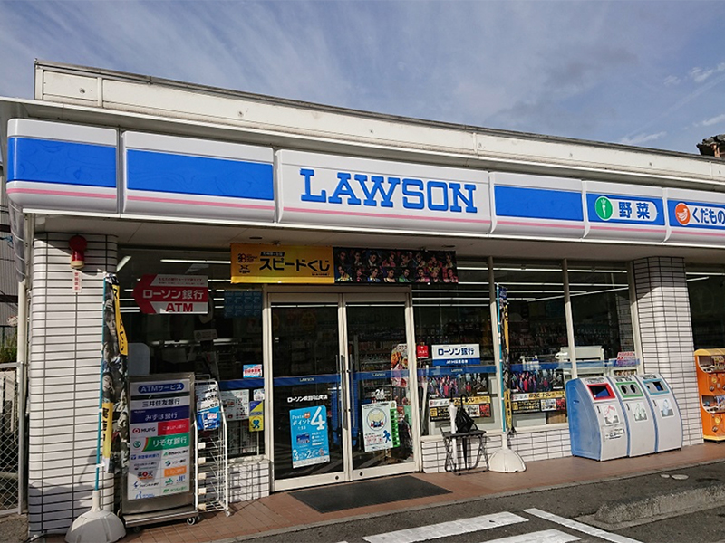 the CASA 吹田市円山町 3号地 コンビニ
