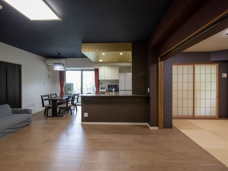 【CASA】 ディナスティ千里中央アスティオ 内観写真（リビング）