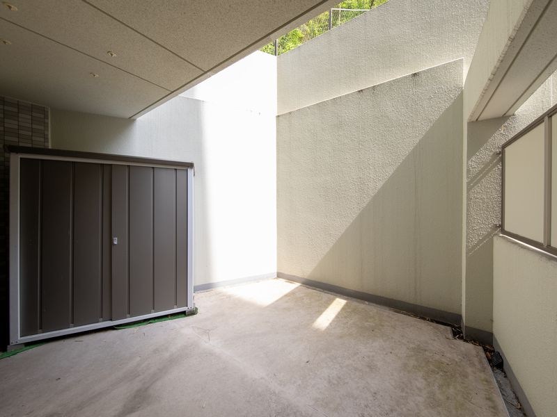 【CASA】 ディナスティ千里中央アスティオ 現地写真（バルコニー）