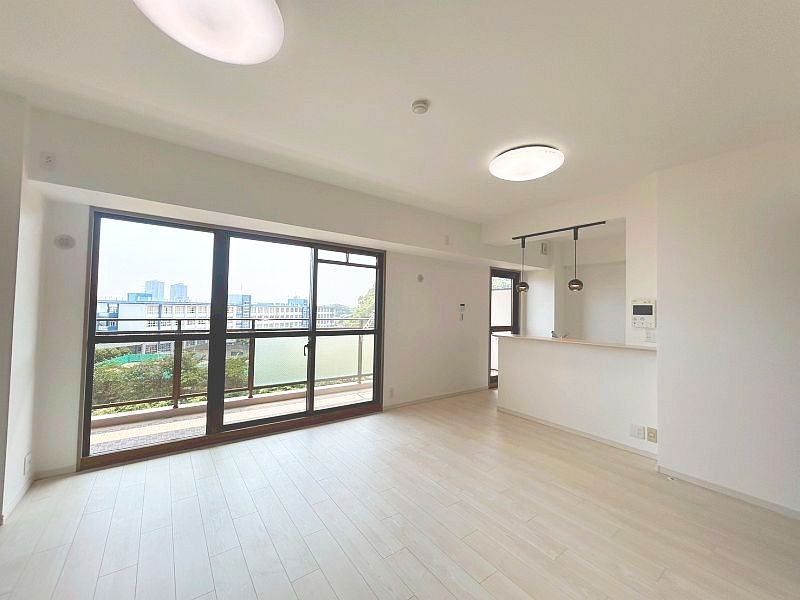 【CASA】アルティプラザ高槻 内観写真（リビング）