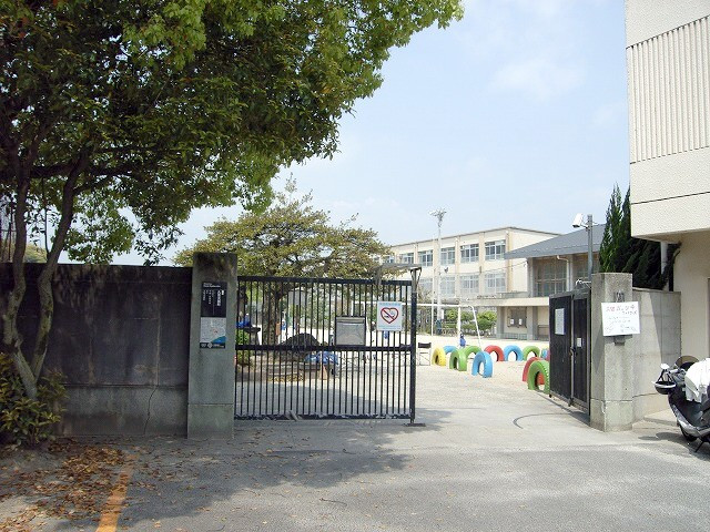 京都市南区久世上久世町 小学校