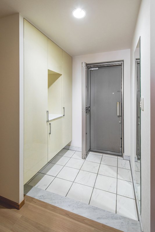 【CASA】 ジオ彩都みなみ坂6番館 現地写真（玄関）