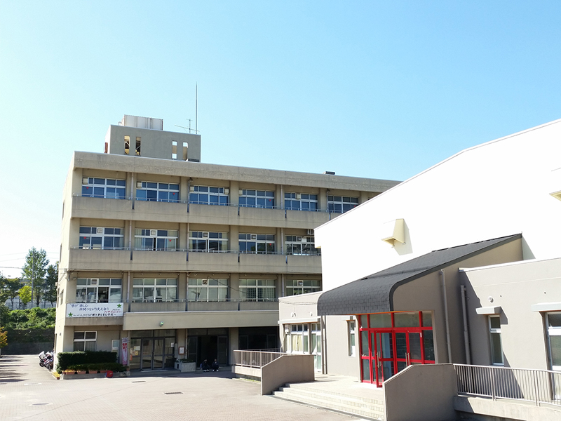 【CASA】 箕面粟生第2住宅第8号棟 中学校