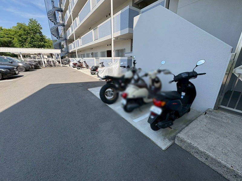 エルパーク西京・大原野 共用部写真（駐車場）