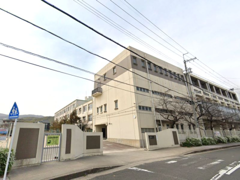 メゾン神足2号棟 中学校