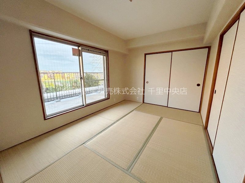 緑地東ロイヤルマンション 内観写真（リビング以外の居室）