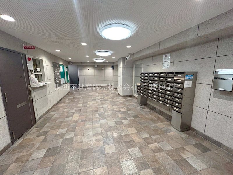 緑地東ロイヤルマンション 共用部写真（エントランス）