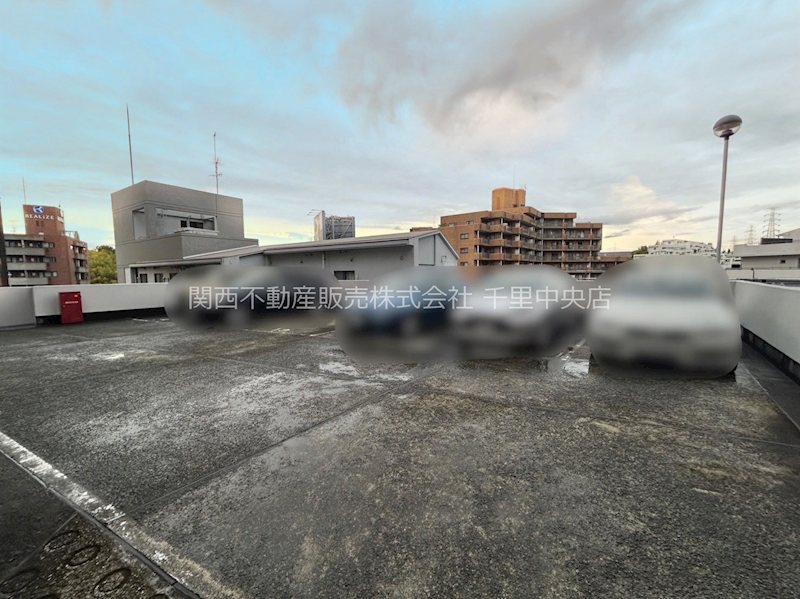 緑地東ロイヤルマンション 共用部写真（駐車場）
