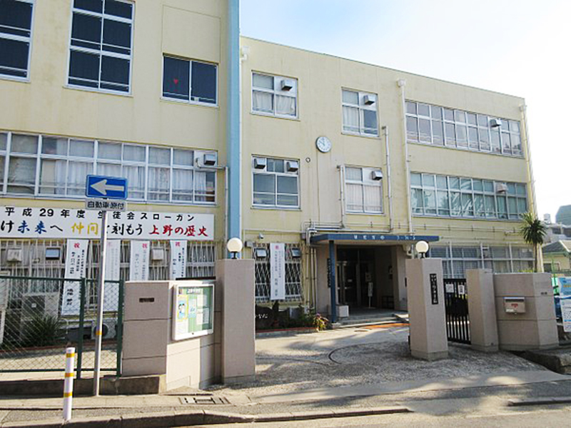 the CASA神戸市灘区畑原通5丁目 中学校