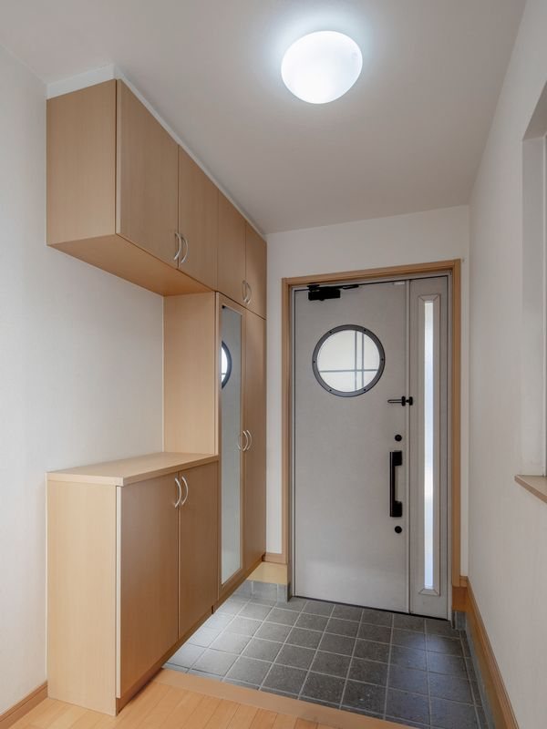 【CASA】 箕面市粟生新家2丁目 現地写真（玄関）