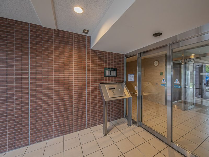 【CASA】 エルグレース彩都箕面C棟 共用部写真（エントランス）