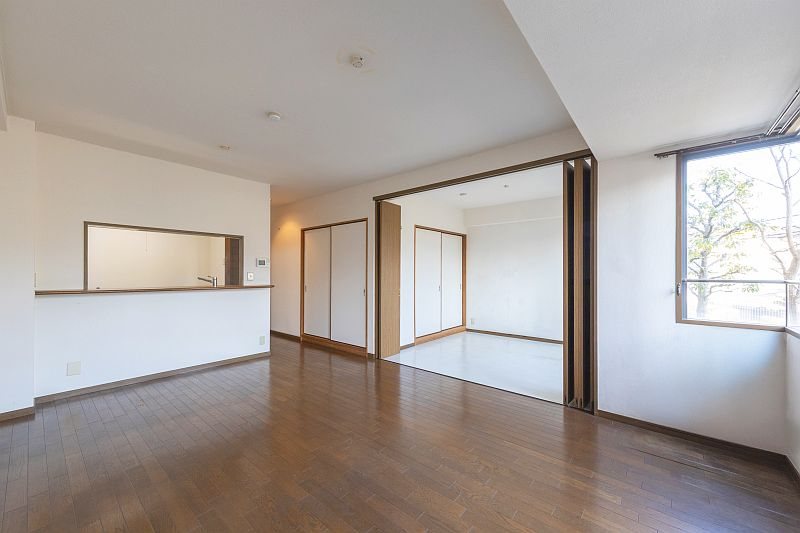 【CASA】ライオンズヒルズ高槻 内観写真（リビング）