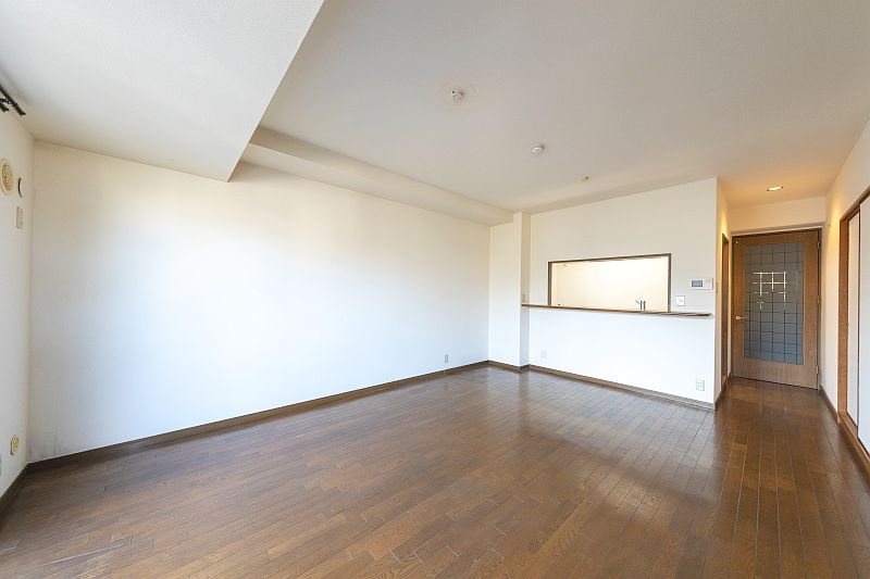 【CASA】ライオンズヒルズ高槻 内観写真（リビング）