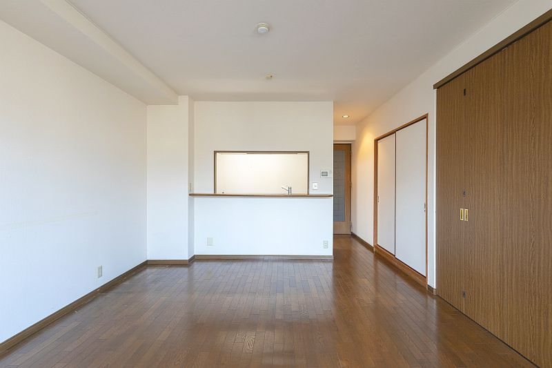 【CASA】ライオンズヒルズ高槻 内観写真（リビング）