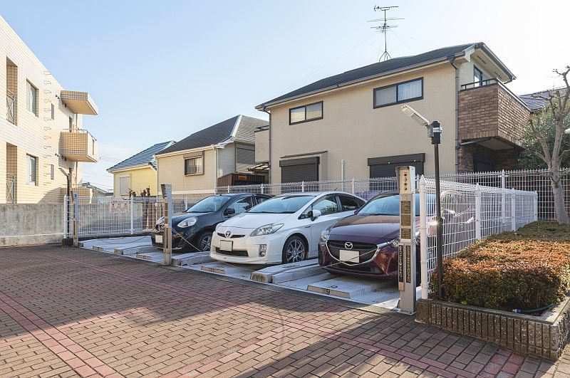 【CASA】ライオンズヒルズ高槻 共用部写真（駐車場）