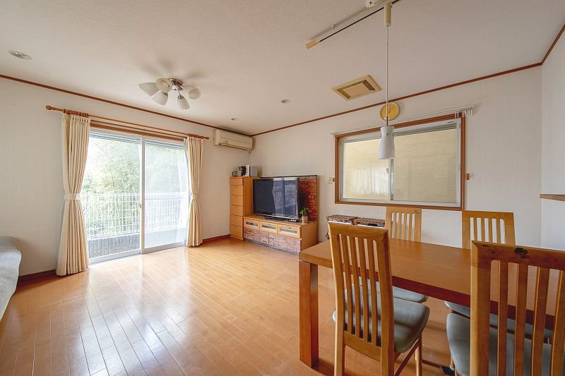 【CASA】高槻市上土室6丁目～レオタウン高槻フォーリア～ 内観写真（リビング）