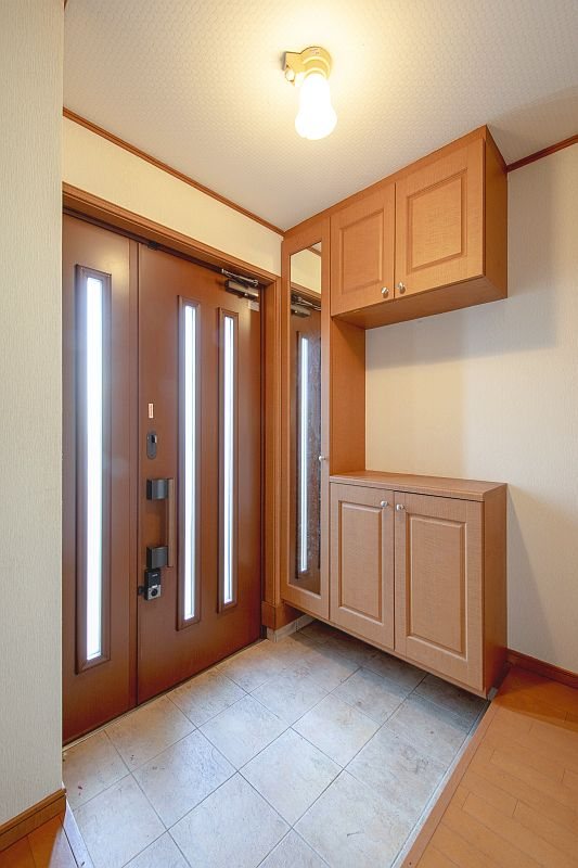 【CASA】高槻市上土室6丁目～レオタウン高槻フォーリア～ 現地写真（玄関）