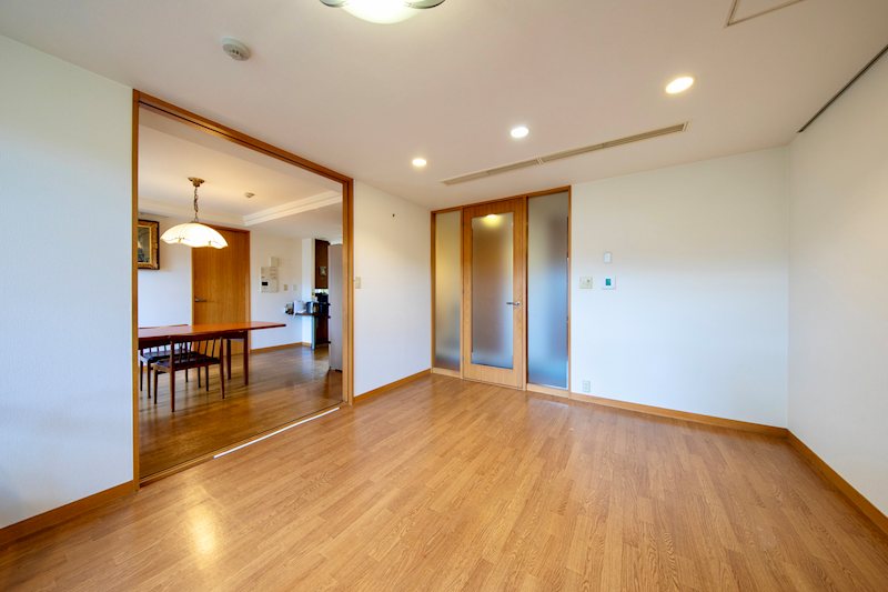 フローラ芦屋フラット 内観写真（リビング）