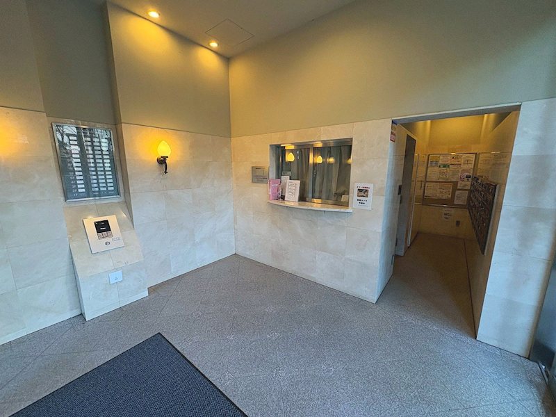 ライオンズマンション宝塚武庫川町 共用部写真（エントランス）