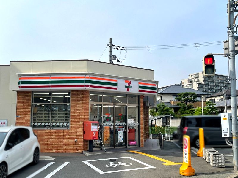 ライオンズマンション宝塚武庫川町 コンビニ