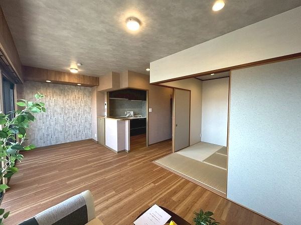 【CASA】ライオンズマンション千里丘ガーデンシティ 内観写真（リビング）