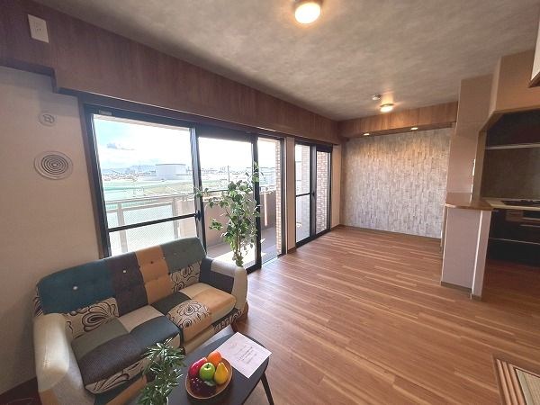 【CASA】ライオンズマンション千里丘ガーデンシティ 内観写真（リビング）