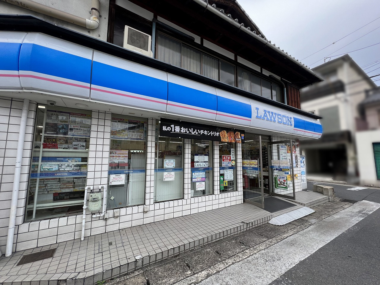 the CASA 京都市伏見区淀下津町 コンビニ