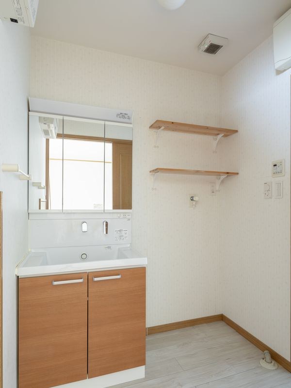 【CASA】 茨木市彩都あさぎ2丁目 内観写真（洗面台・洗面所）