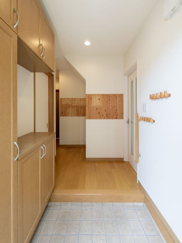 【CASA】 茨木市彩都あさぎ2丁目 現地写真（玄関）