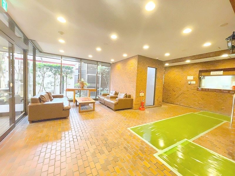 【CASA】ローズハイツ宝塚 共用部写真（エントランス）