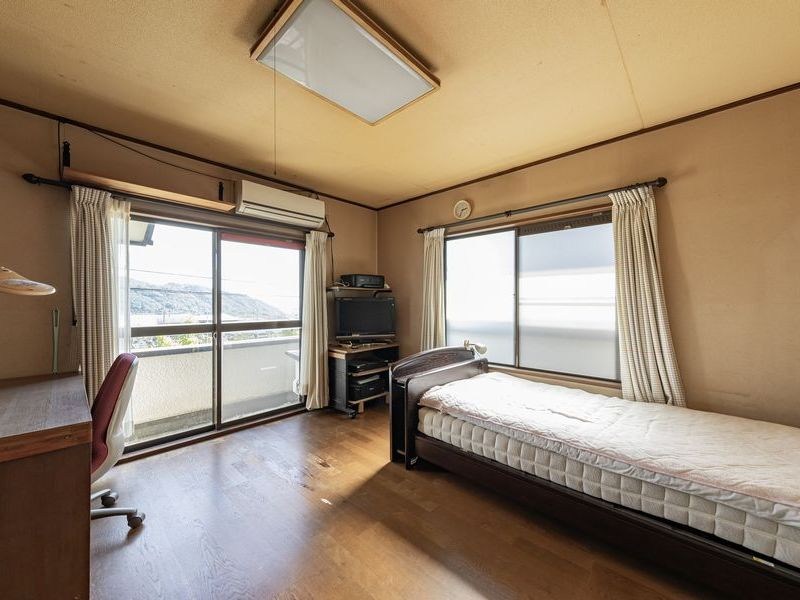 【CASA】 池田市伏尾台3丁目 内観写真（リビング以外の居室）