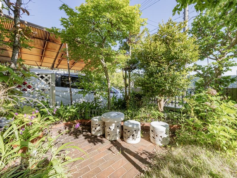 【CASA】 池田市伏尾台3丁目 現地写真（庭）